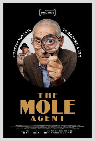 The Mole Agent (2020) Main Poster