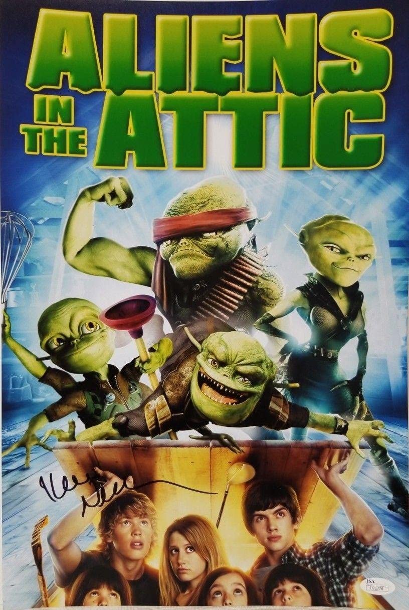 Aliens In The Attic Main Poster